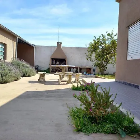 Casa Con Parque, Parrilla Y Garage Para Vehiculo. Villa Ramallo Exterior photo